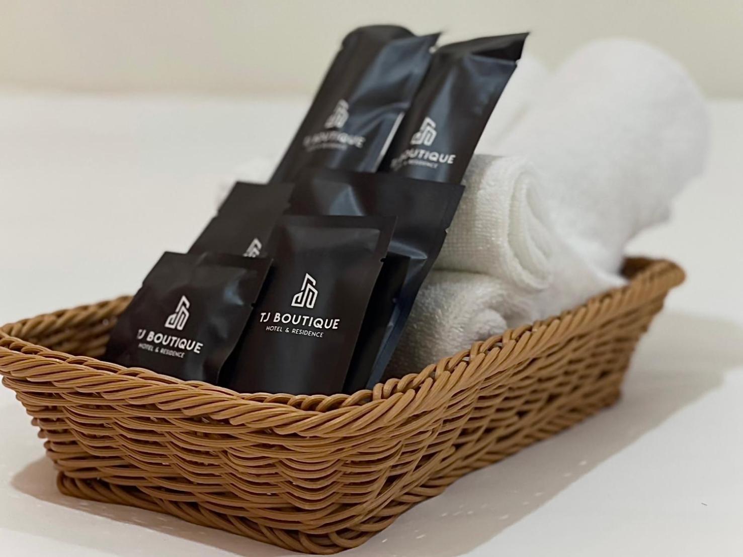 אוטאי תאני Tj Boutique Hotel מראה חיצוני תמונה